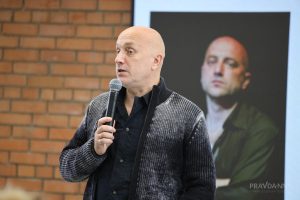 Захар Прилепин будет жить и работать в Петербурге